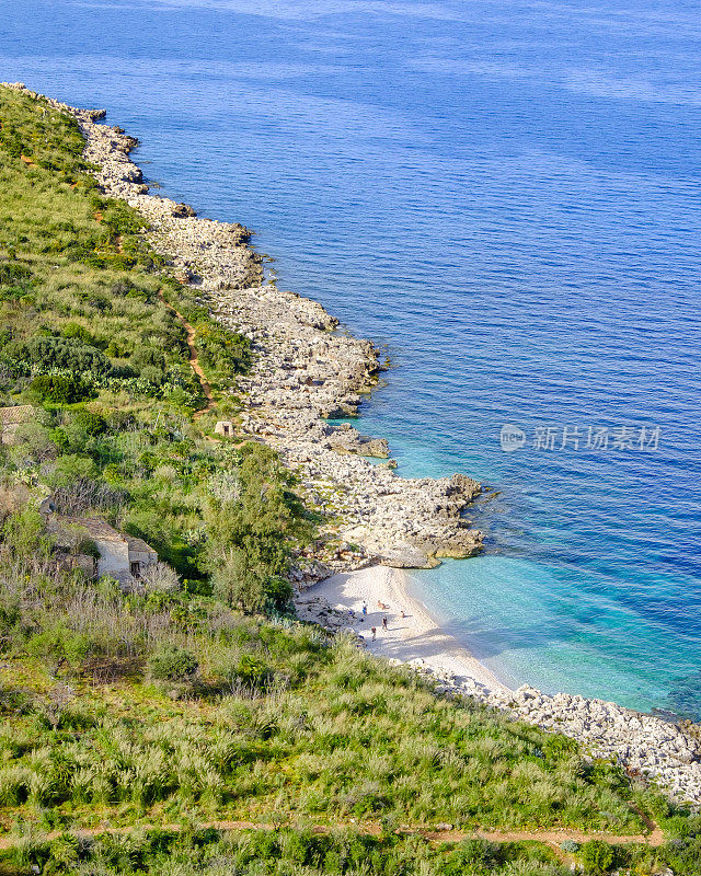 Cala dell'Uzzo位于意大利西西里岛西北部的自然保护区，绵延约7公里的原始海岸线。